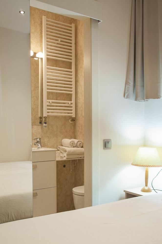Hostal Excellence Barcelona Luaran gambar