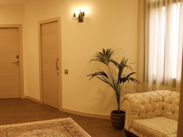 Hostal Excellence Barcelona Luaran gambar