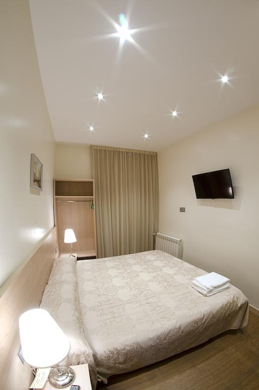 Hostal Excellence Barcelona Luaran gambar