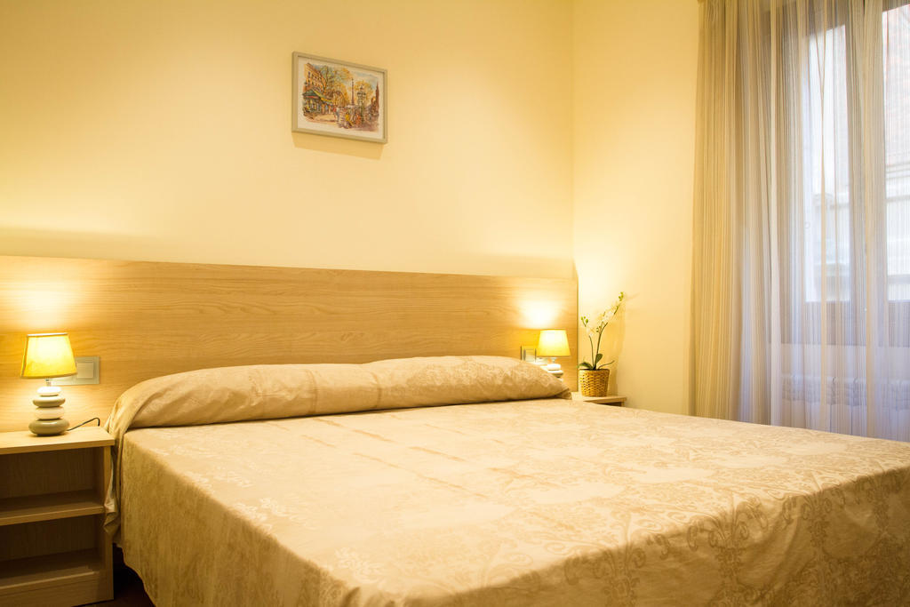Hostal Excellence Barcelona Luaran gambar